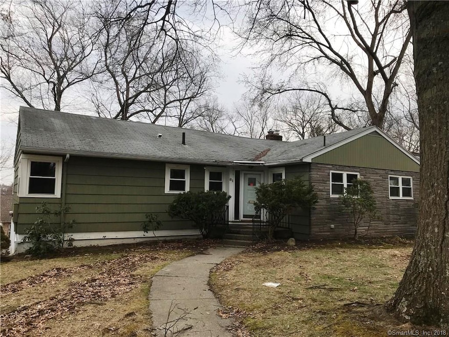 81 Eastridge Dr, Waterbury, CT 06708 - photo 1
