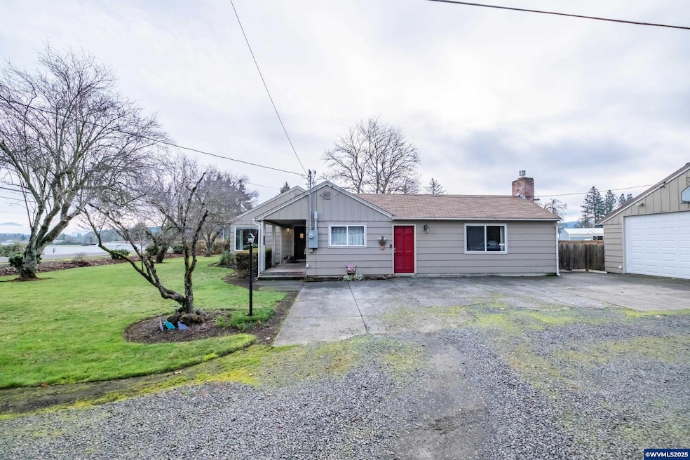 1110 Cascade Dr, Lebanon, OR 97355 - photo 1