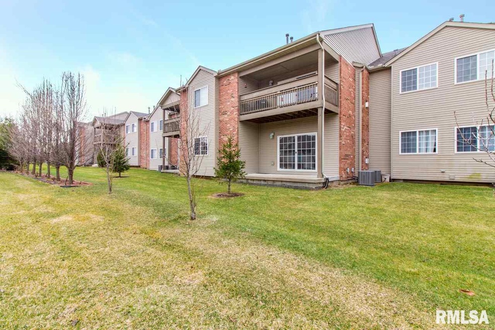 4538 N Thornhill Dr unit 102D, Peoria, IL 61615 - photo 1