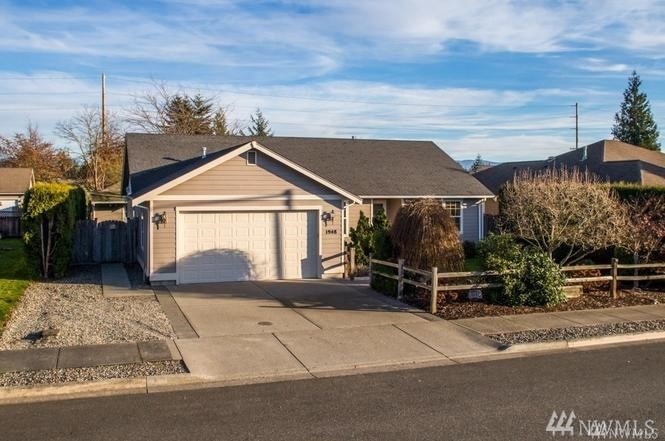 1948 N Bridgeview Dr, Lynden, WA 98264 - photo 1