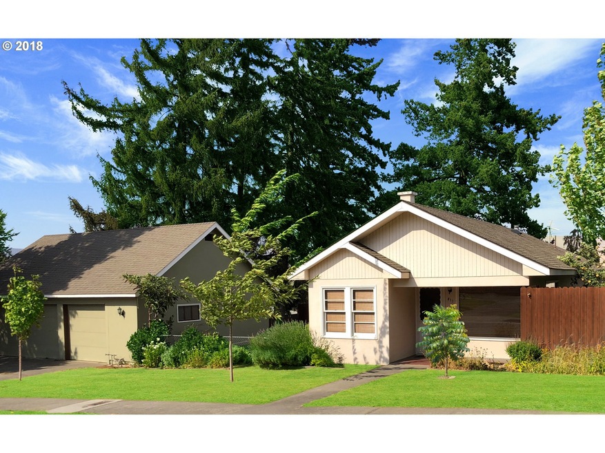 811 W 14th St, the Dalles, OR 97058 - photo 1