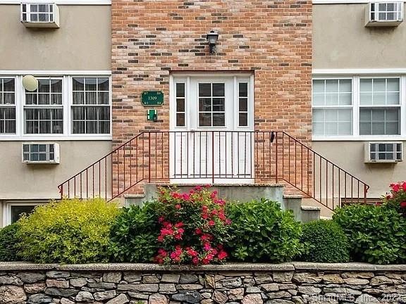 1309 Hope St unit B4, Stamford, CT 06907 - photo 1