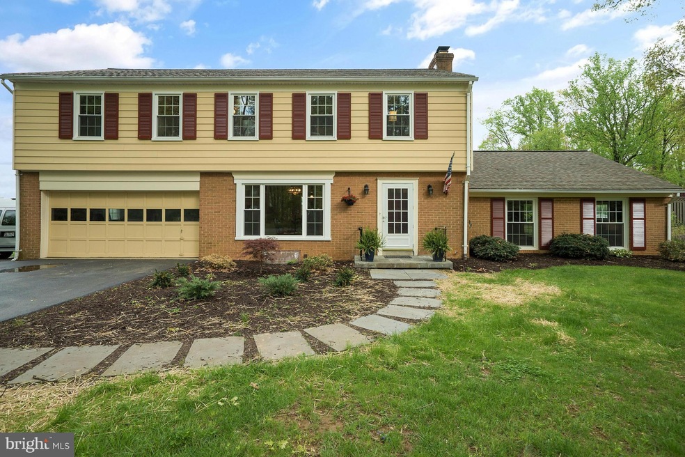 26105 Rudale Dr, Clarksburg, MD 20871 - photo 1