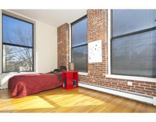 69 Harvey St unit 8, Cambridge, MA 02140 - photo 1