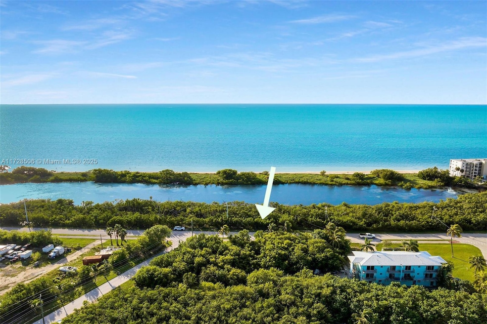 300 Coco Plum Dr, Marathon, FL 33050 - photo 1