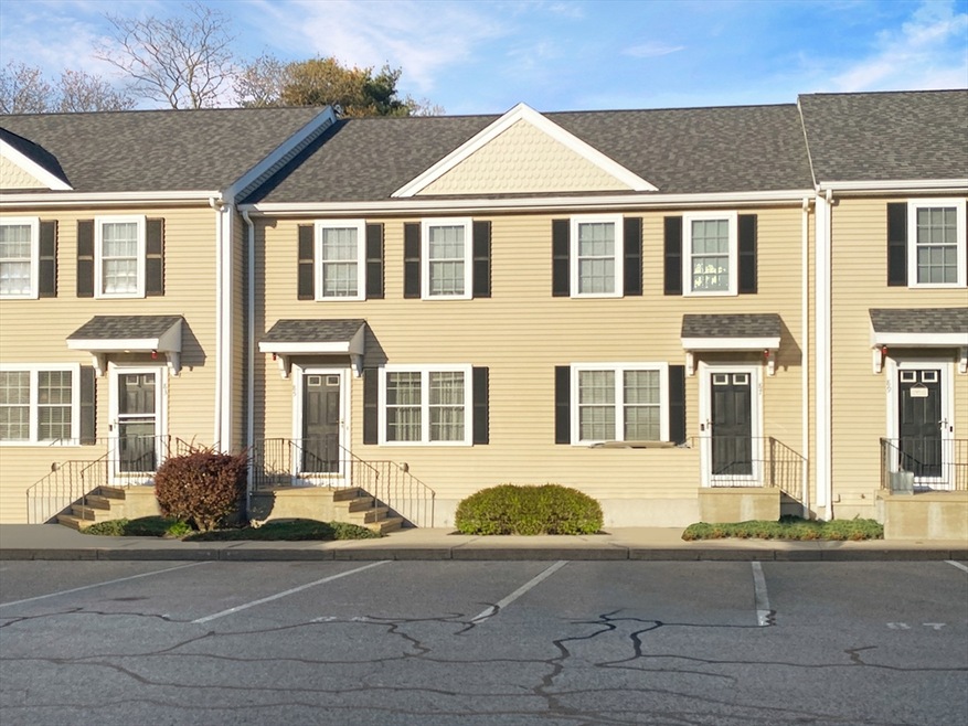 85 Boxberry Ln, Rockland, MA 02370 - photo 1