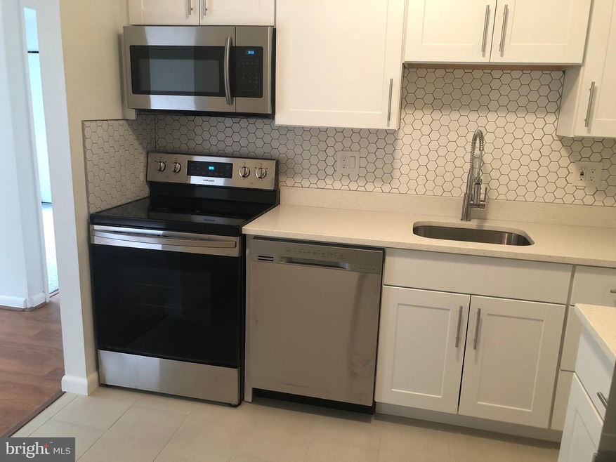 8865 Roll Right Ct unit M, Columbia, MD 21045 - photo 1