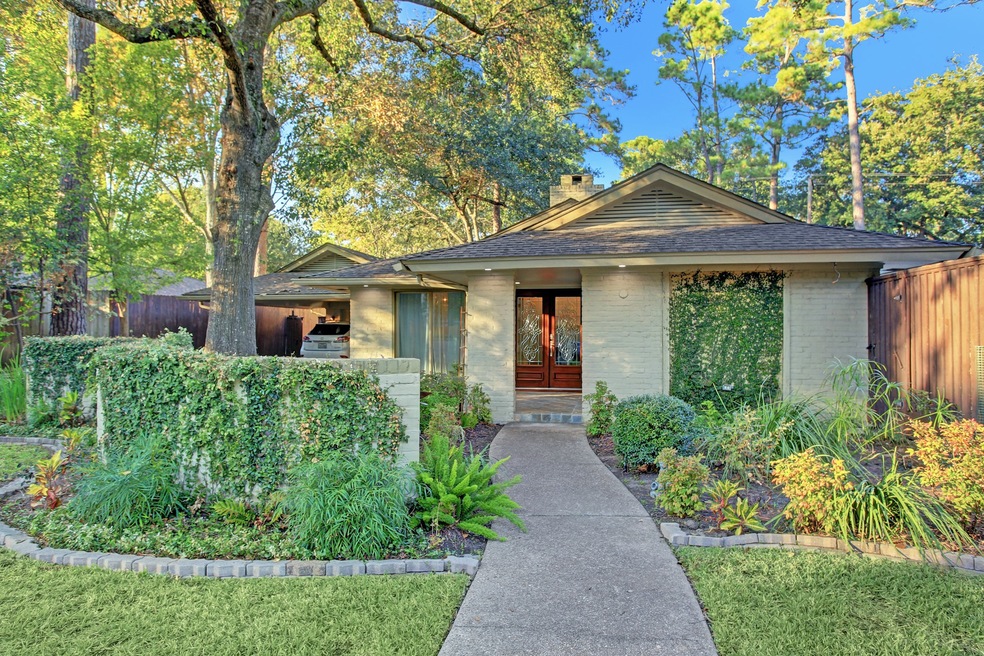 10118 Holly Springs, Houston, TX 77042 - photo 1