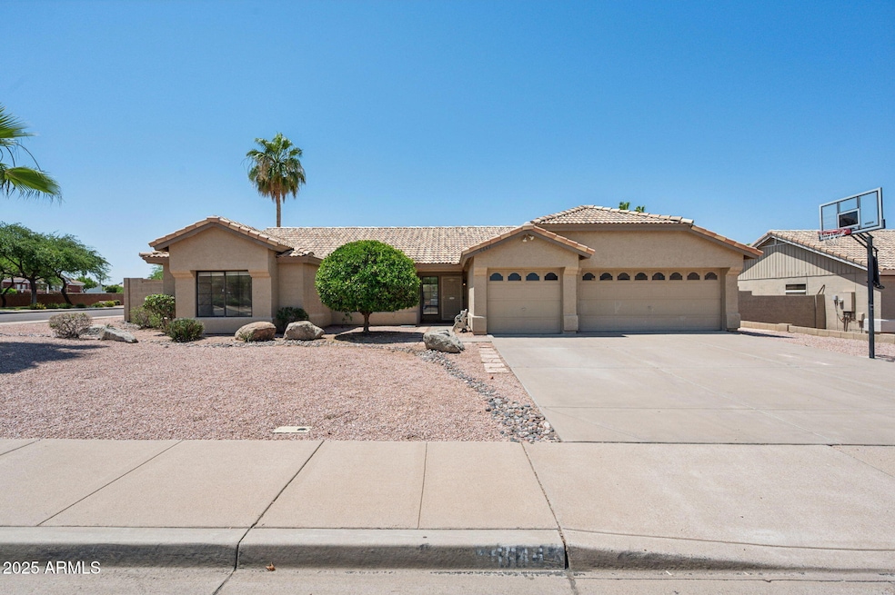 1-web-or-mls-6645-e-preston-st