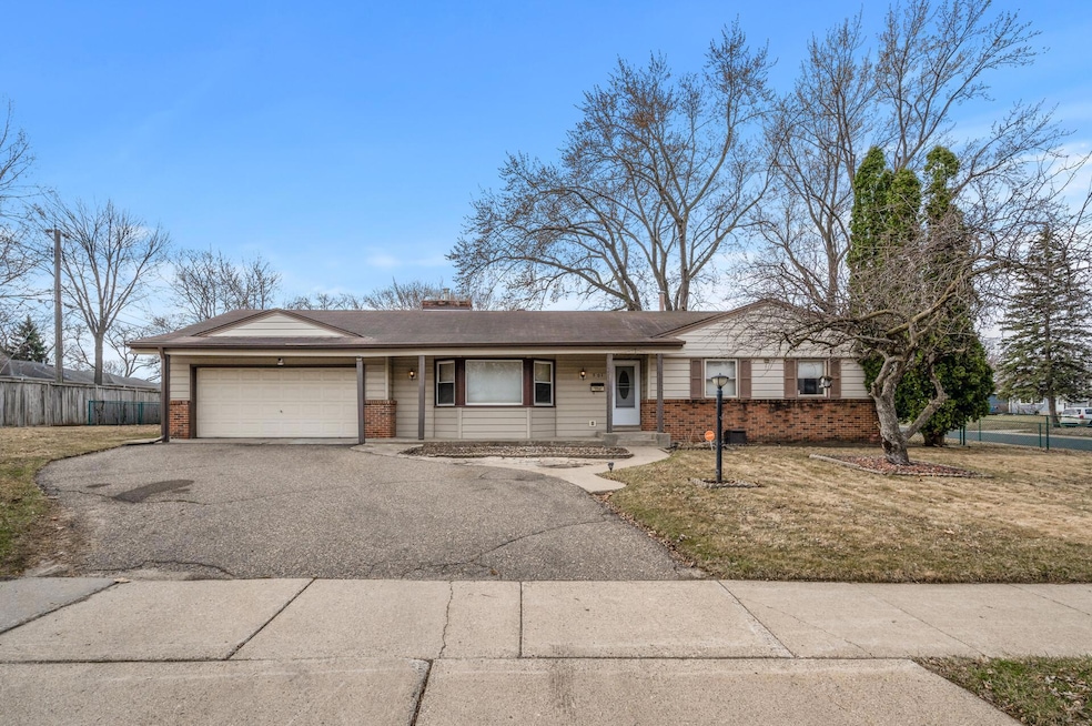 For Sale $354,900 • Co-Listing Agent