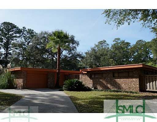 Exterior Front. Cool mid-century modern ranch--one