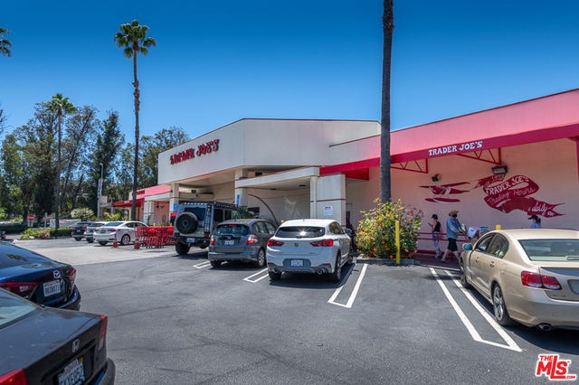 13963 Riverside Dr, Sherman Oaks, CA 91423 - photo 1