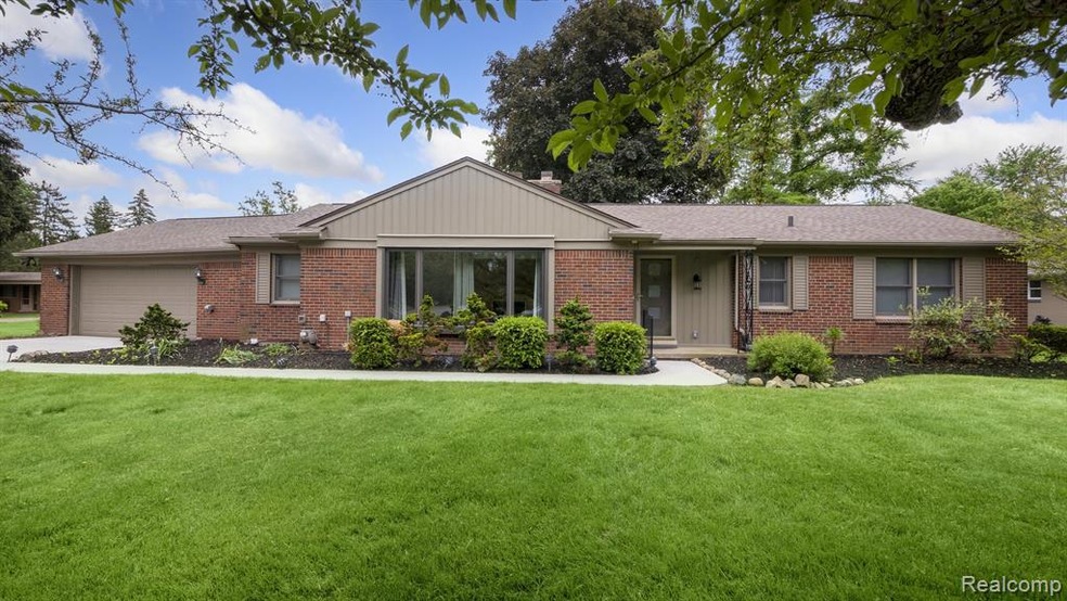 4845 Keithdale Ln, Bloomfield Hills, MI 48302 - photo 1