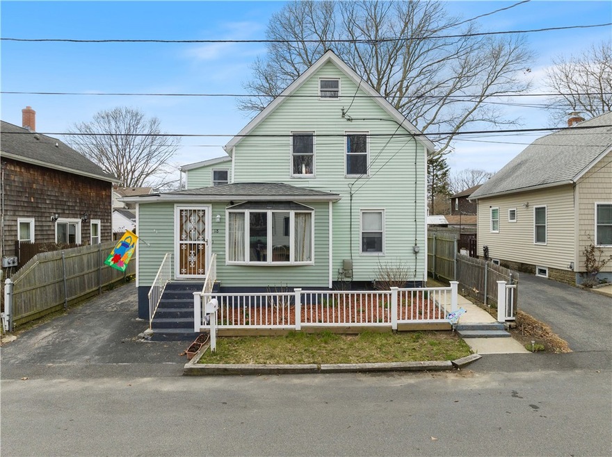 Welcome to 18 Glen Street in Riverside, RI!
