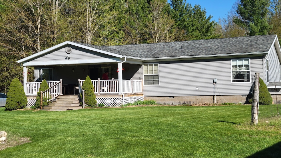 862 S Ellsworth Rd, Petoskey, MI 49770 - photo 1