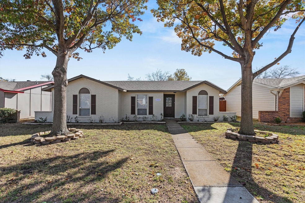 900 Wandering Way Dr, Allen, TX 75002 - photo 1