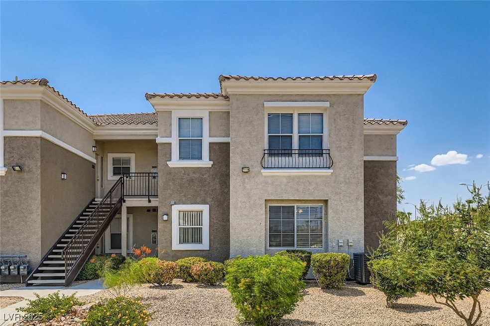 2325 Windmill Pkwy unit 211, Henderson, NV 89074 - photo 1