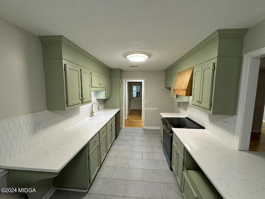 230 Chadwick Cir, Macon, GA 31210 - photo 1