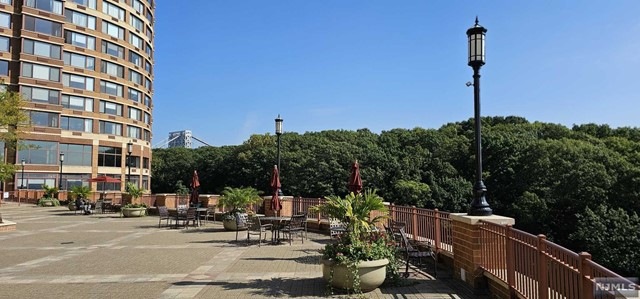 Palisades unit 808, Fort Lee, NJ 07024 - photo 1