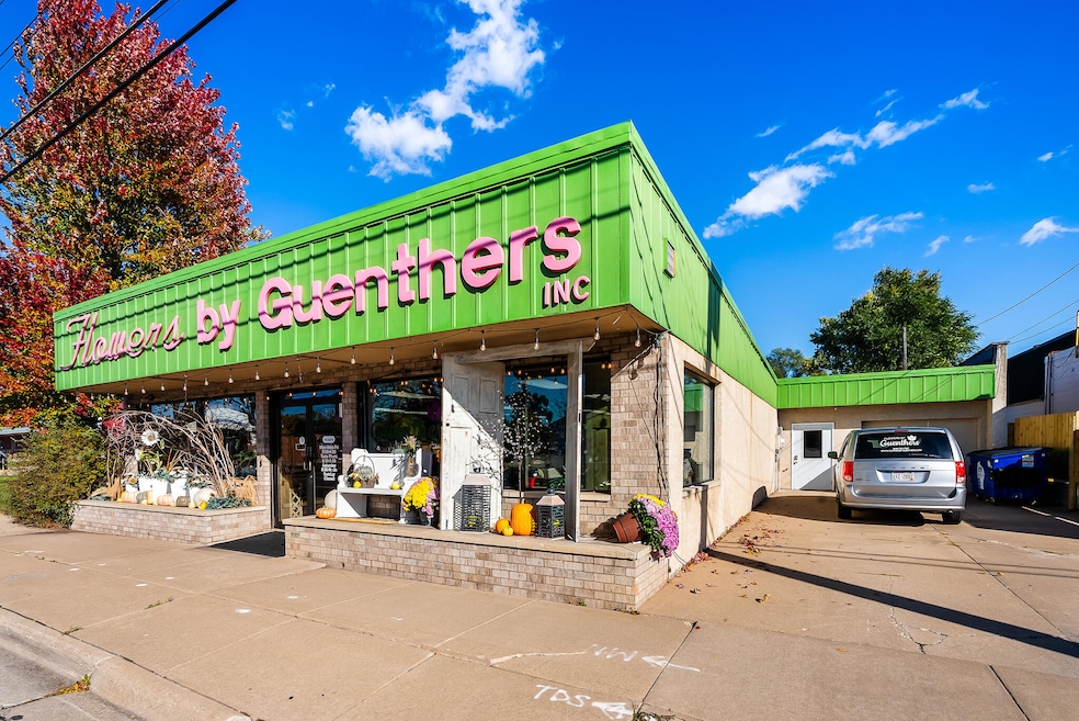 310 Sand Lake Rd, Onalaska, WI 54650 - photo 1