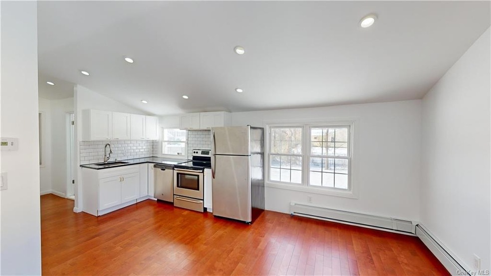 25 Robertson Dr, Pearl River, NY 10965 - photo 1