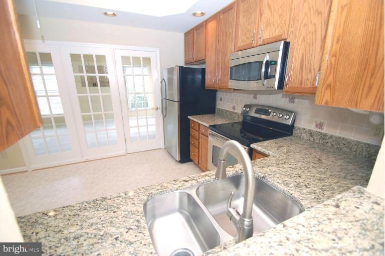 6907 Bluefield Dr, Fredericksburg, VA 22407 - photo 1