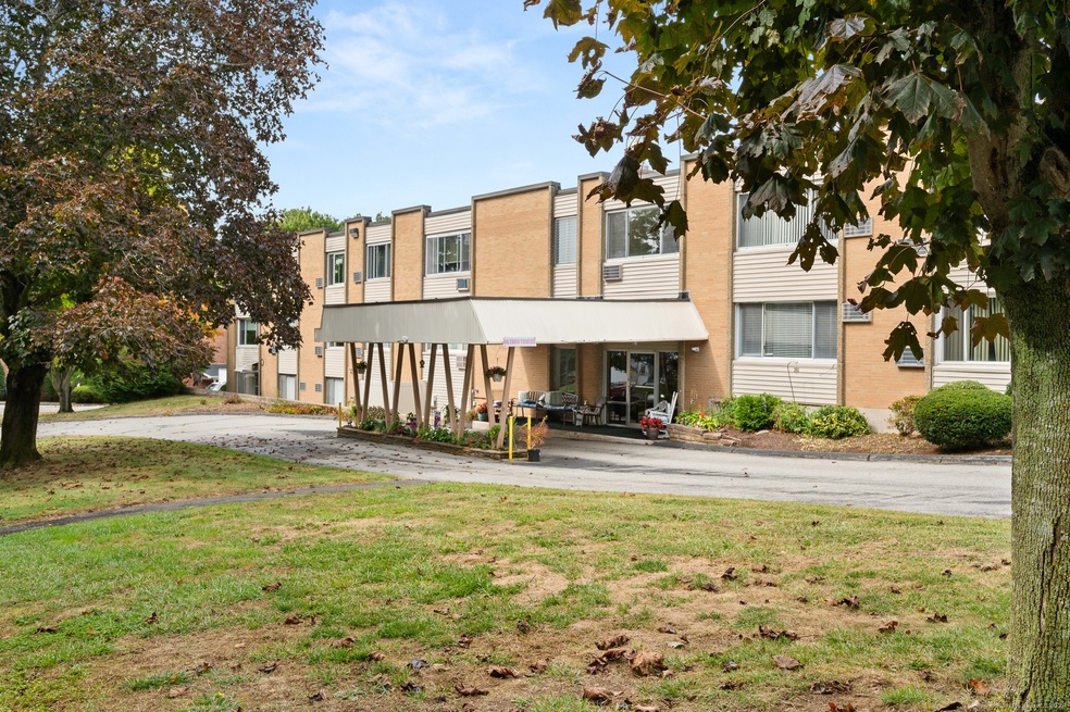 57 Westridge Rd unit B3, New London, CT 06320 - photo 1