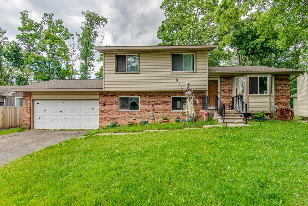 6738 Buckland Ave, West Bloomfield, MI 48324 - photo 1