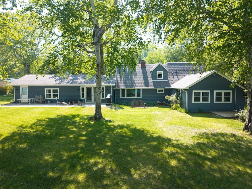 14-web-or-mls-Exteriors (14 of 22)