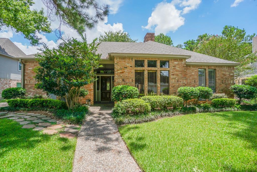 7710 River Garden Dr, Houston, TX 77095 - photo 1