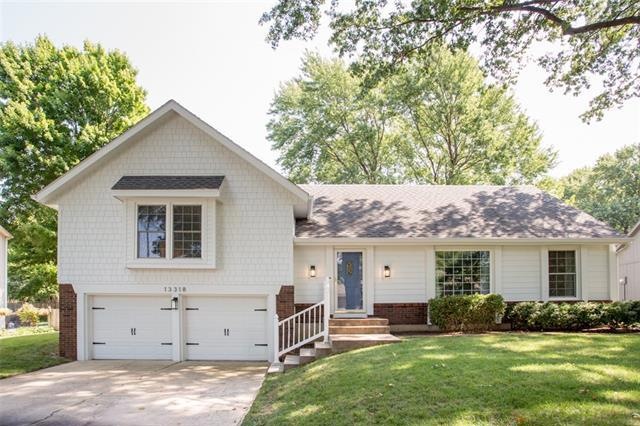 13318 W 77th Place, Shawnee, KS 66216 - photo 1