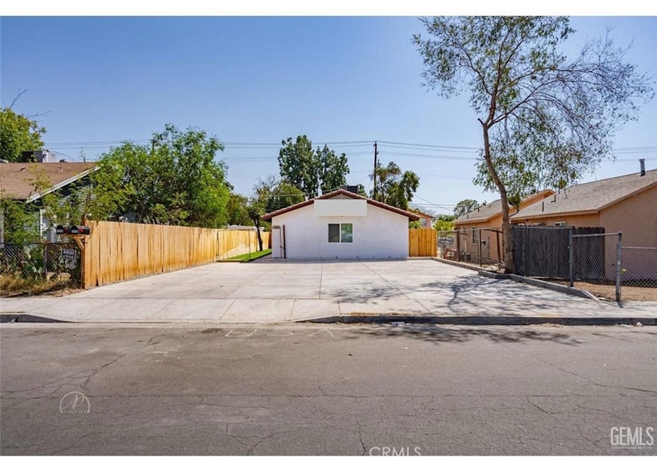 727 Knotts St, Bakersfield, CA 93305 - photo 1
