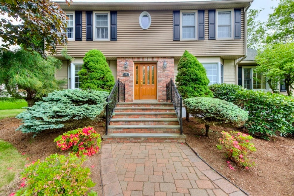 15 Bailin Dr, Worcester, MA 01604 - photo 1