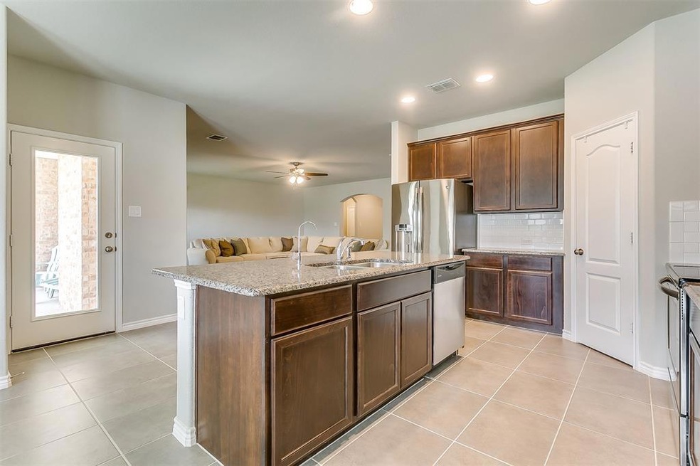 2222 Louis Tr, Weatherford, TX 76087 - photo 1