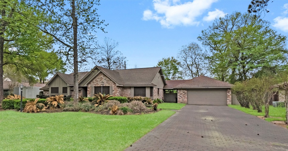 25619 Oakhurst Dr, Spring, TX 77386 - photo 1