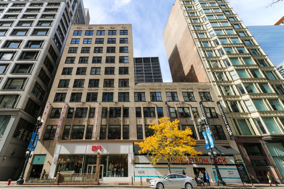 20 N State St unit 906, Chicago, IL 60602 - photo 1