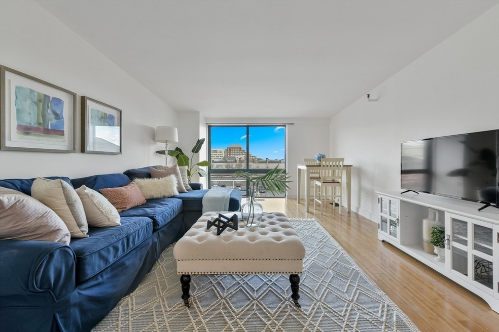 Parris Landing unit 1509, Boston, MA 02129 - photo 1