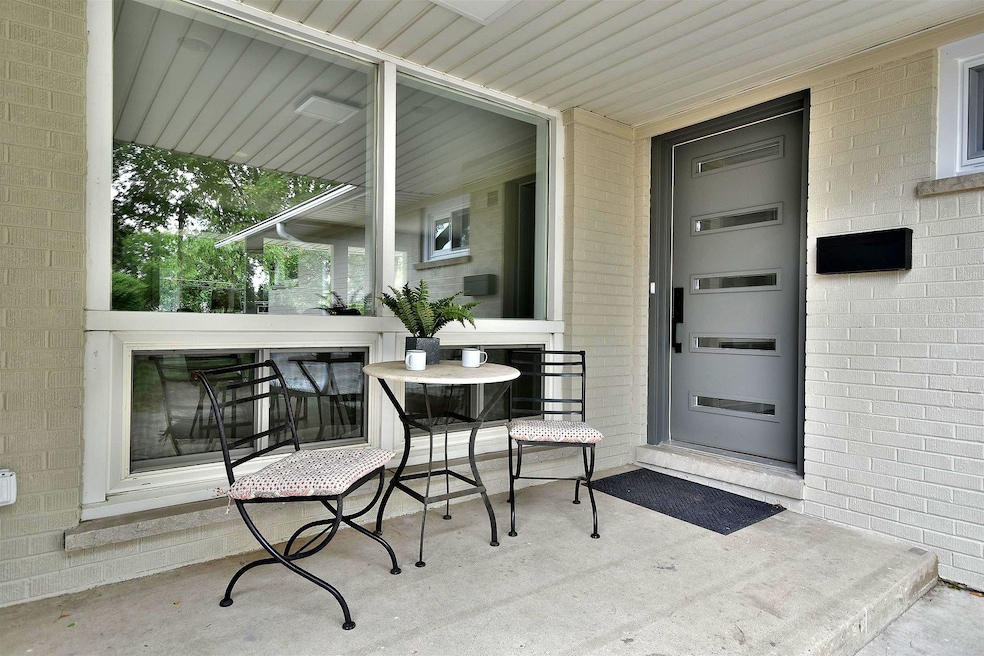 426 E Huntington Ln, Elmhurst, IL 60126 - photo 1