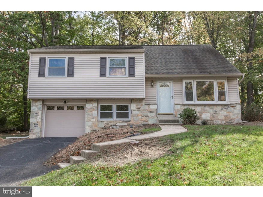 208 Dorset Way, Chalfont, PA 18914 - photo 1