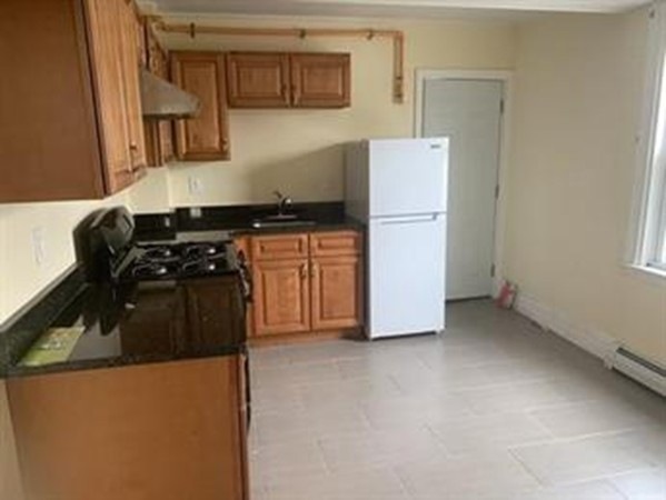 115 E Squantum St unit 3, Quincy, MA 02171 - photo 1