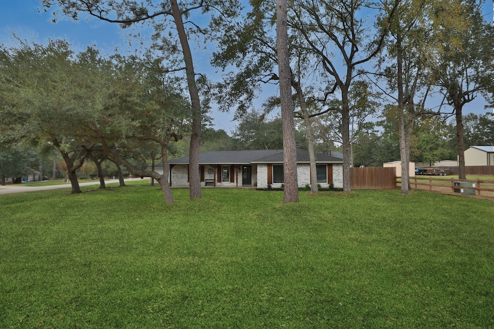 922 Kip Ln, Pinehurst, TX 77362 - photo 1