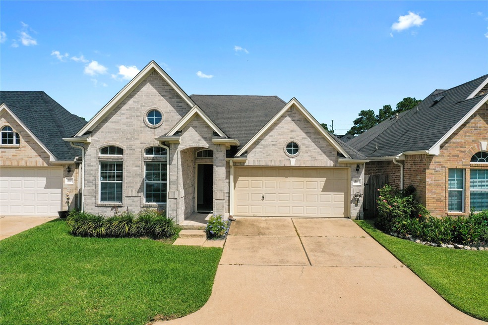 15919 Pleasant Green Cir, Tomball, TX 77377 - photo 1