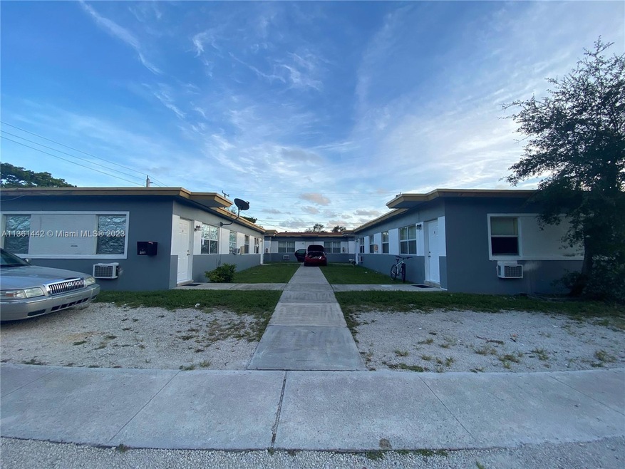 2300 Douglas St unit 5, Hollywood, FL 33020 - photo 1