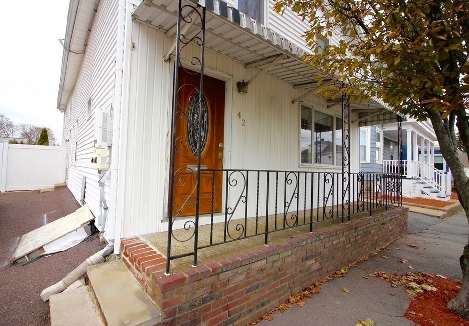 42 Hanson St, Salem, MA 01970 - photo 1