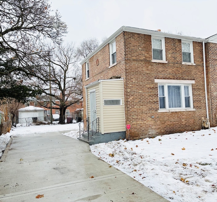 9656 S Chappel Ave, Chicago, IL 60617 - photo 1