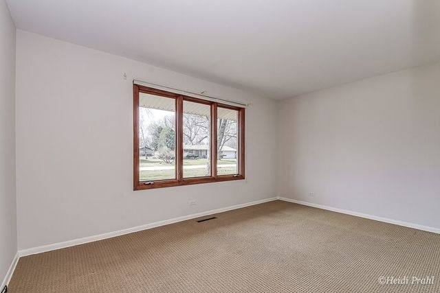 28W064 Hillview Dr, Naperville, IL 60564 - photo 1