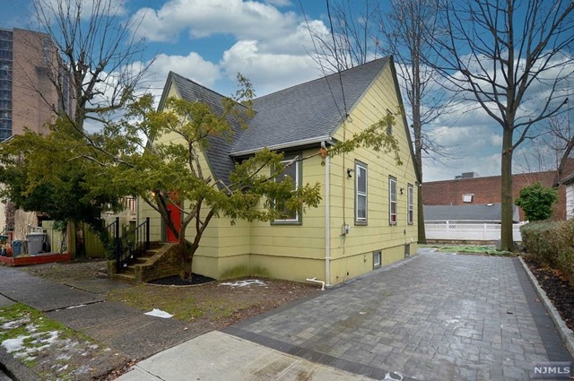 406 Sherman Place, Fairview, NJ 07022 - photo 1