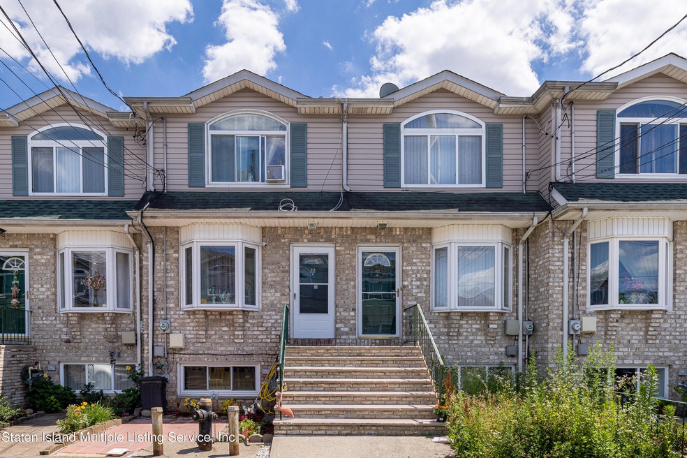 Welcome to 22 Lyceum Ct!