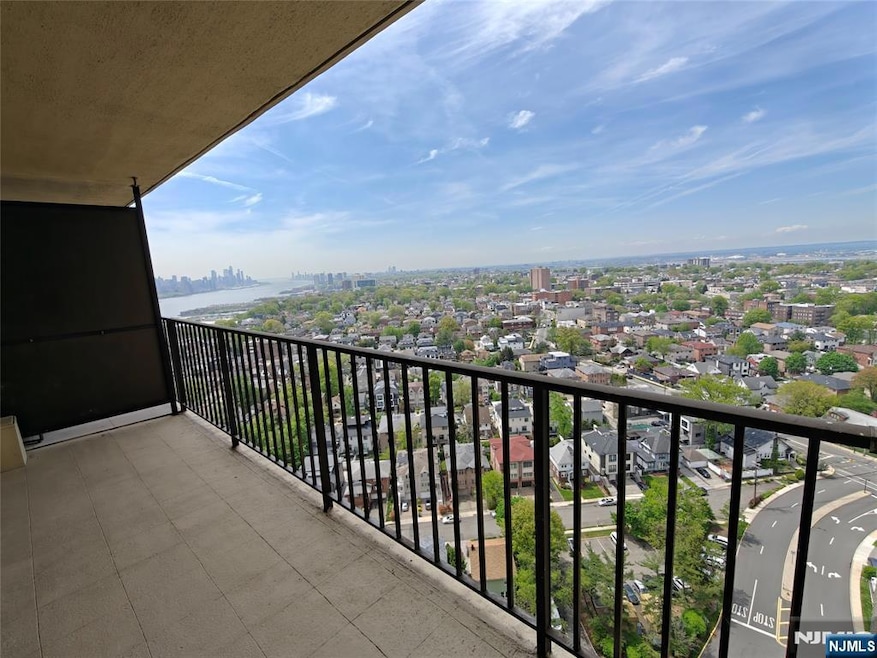 200 Winston Dr unit 2517, Cliffside Park, NJ 07010 - photo 1