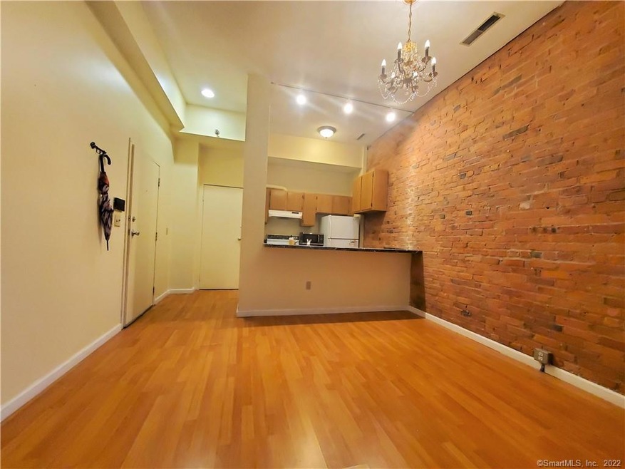 196 Crown St unit 208, New Haven, CT 06510 - photo 1